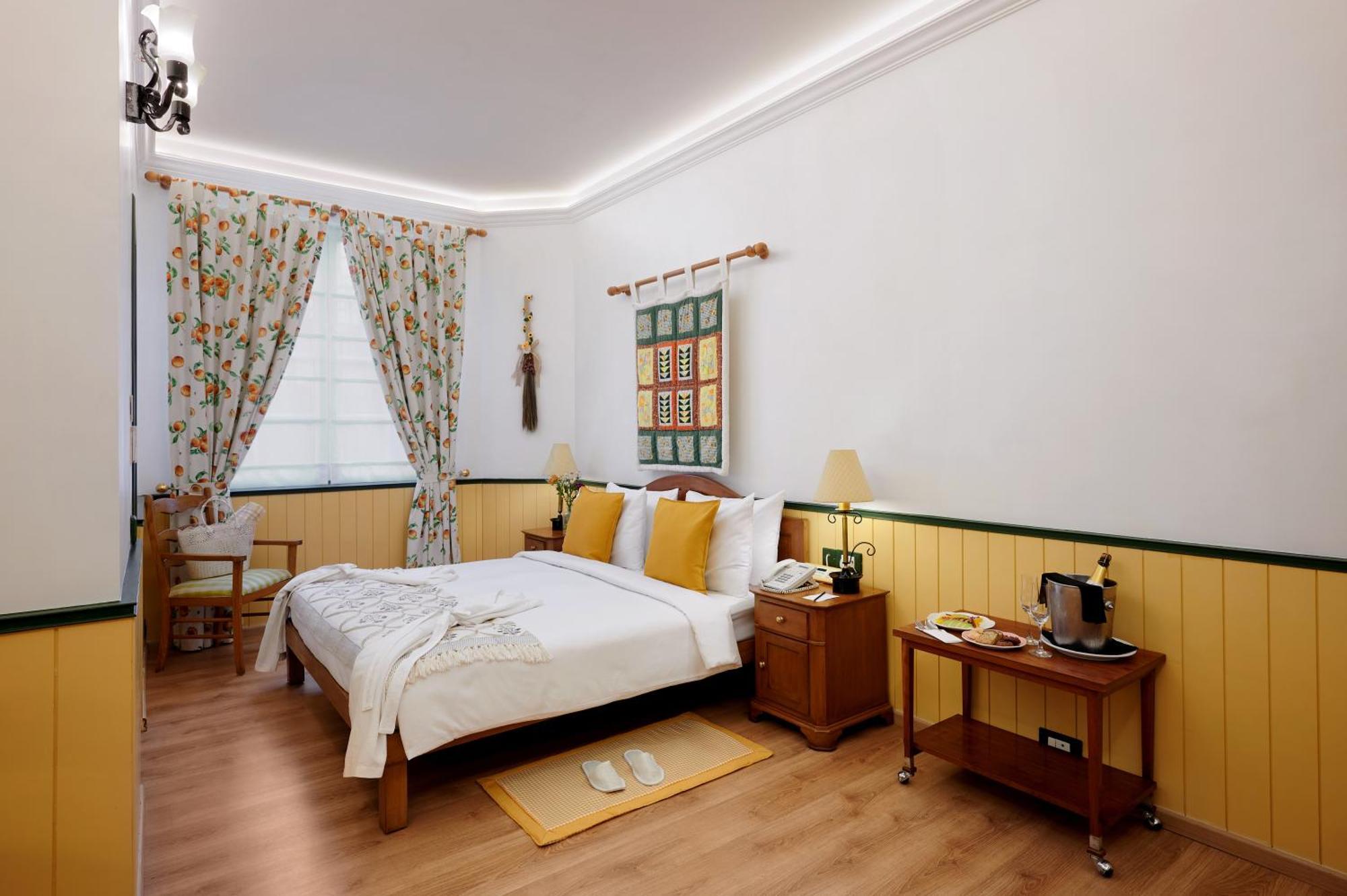 The Gordon House Hotel, Colaba Mumbai Exterior foto
